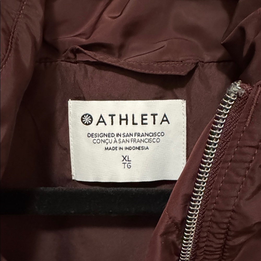 Athleta Women's Jetset Burgundy Bomber jacket size XL - Picture 4 of 8